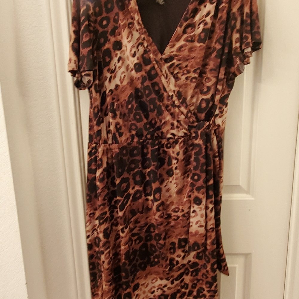 Print short sleeve dress.  Lane Bryant 14/16
